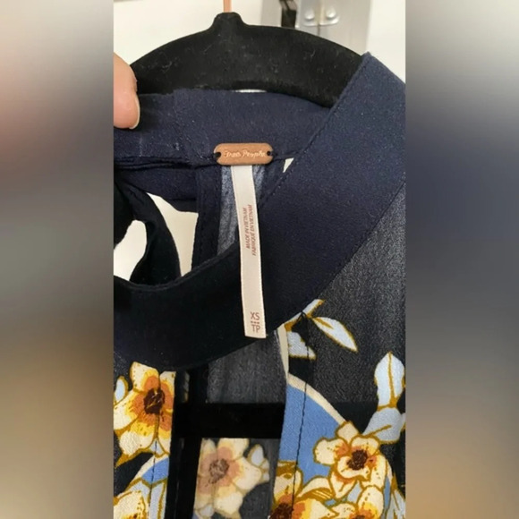 NWT Free People Beat My Heart Blue Floral Tunic Tie Neck Halter Keyhole Size XS - Picture 6 of 7